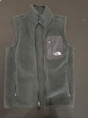The North Face Men's Black Sherpa Fleece Vest Small